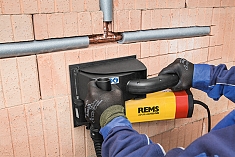 Применение алмазного штробореза и шлифовально-разрезного станка Rems Krokodil 180 SR Применение алмазного штробореза и шлифовально-разрезного станка Rems Krokodil 180 SR